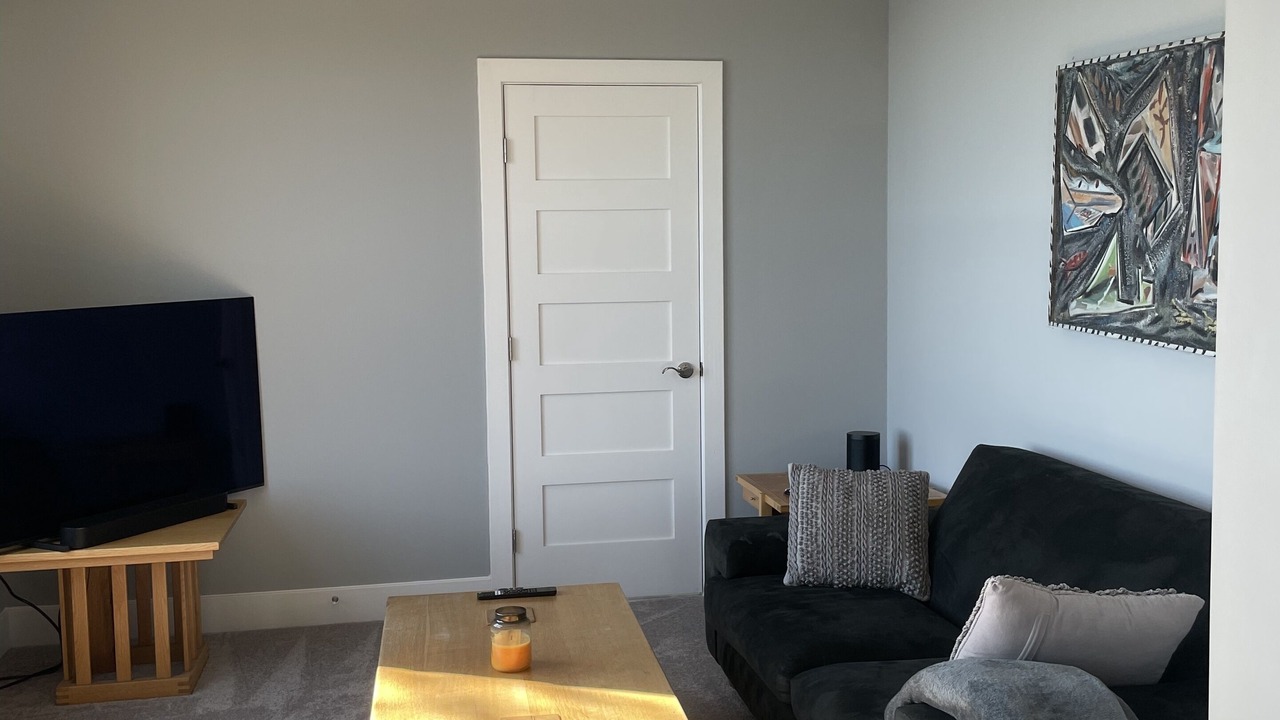 Photo of Livingroom in Parole