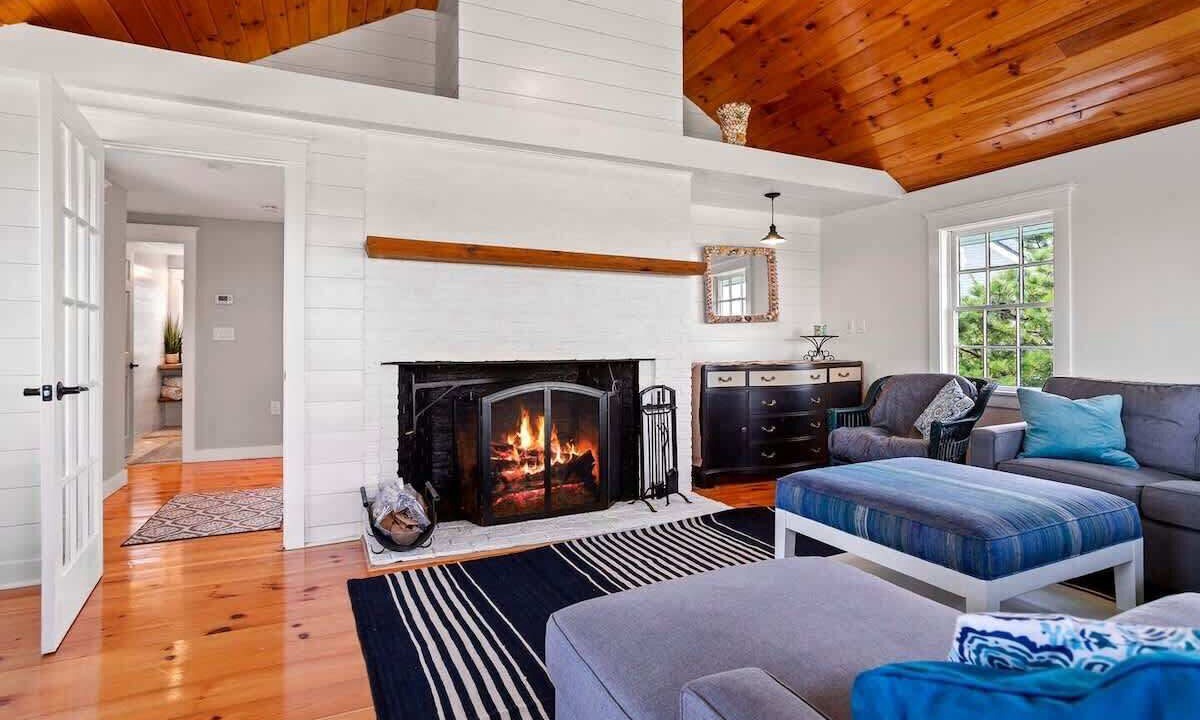 Photo of Livingroom in Newburyport