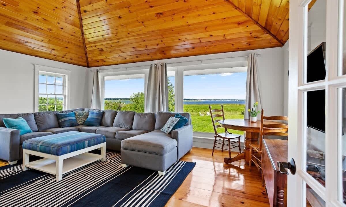 Photo of Bedroom in Newburyport