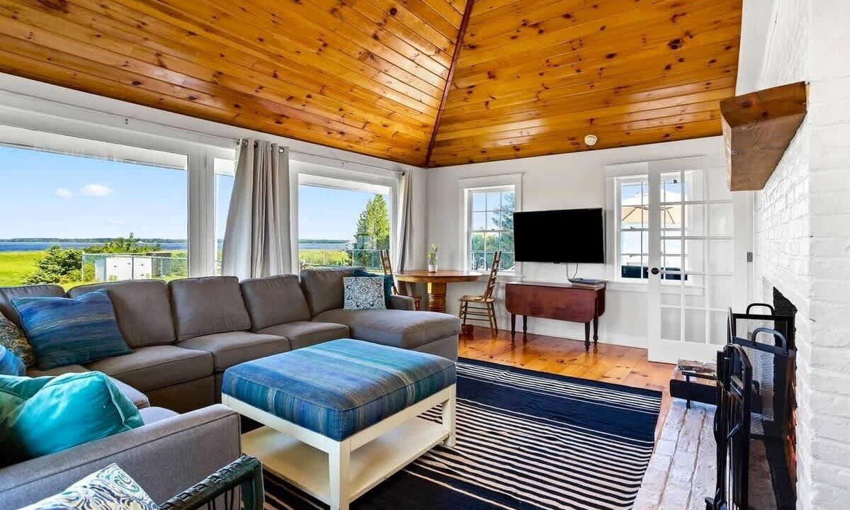 Photo of Bedroom in Newburyport