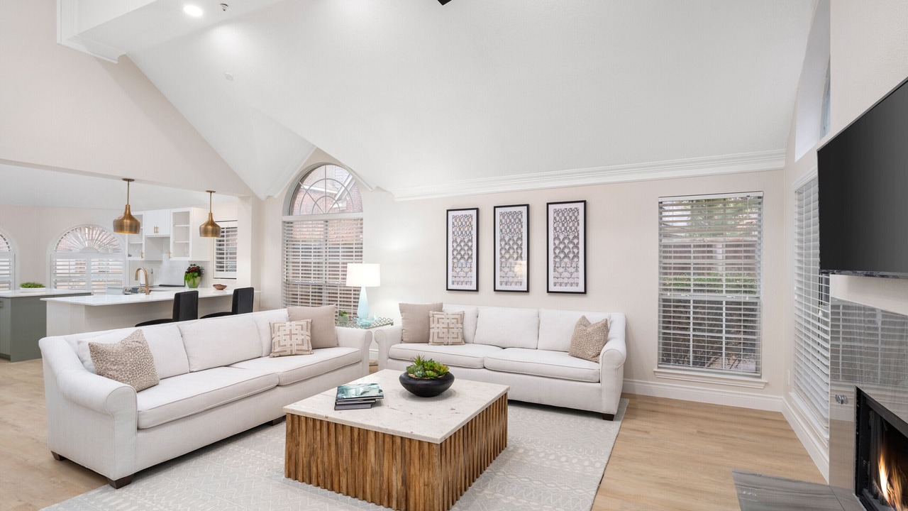 Photo of Livingroom in Addison