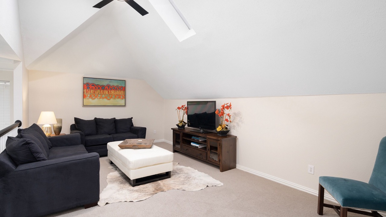 Photo of Livingroom in Addison