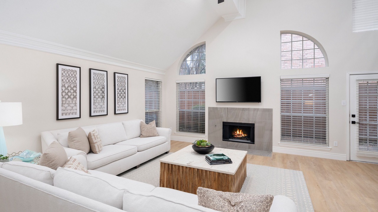 Photo of Livingroom in Addison