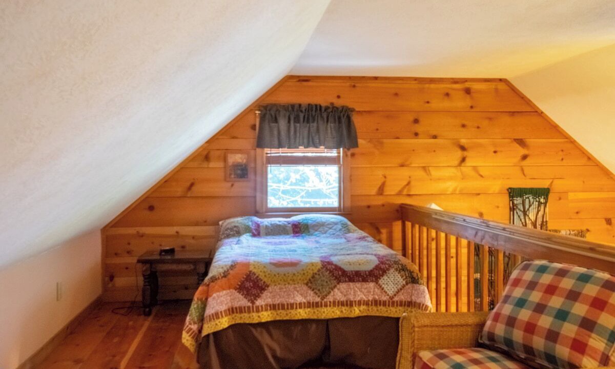 Photo of Bedroom in Blairsville