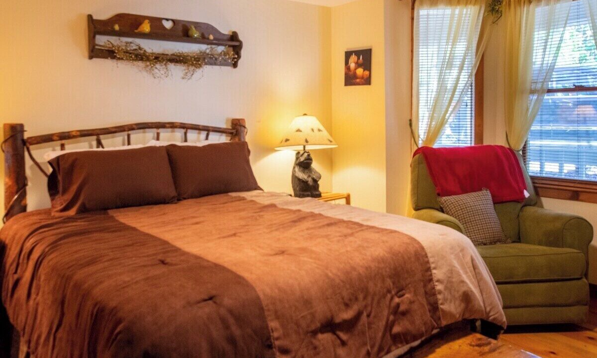 Photo of Bedroom in Blairsville