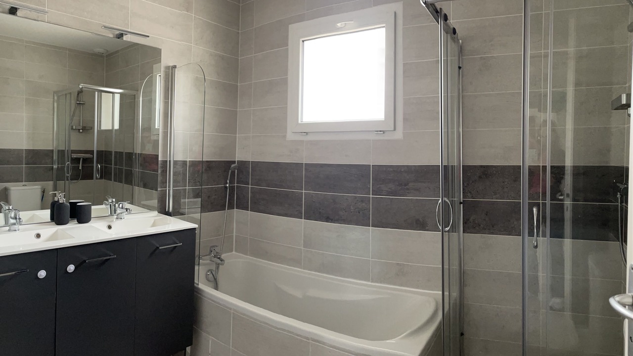 Photo of Bathroom in Castelmaurou