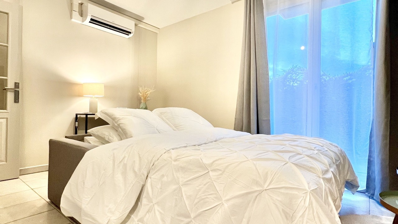 Photo of Bedroom in Champagne-au-Mont-d'Or