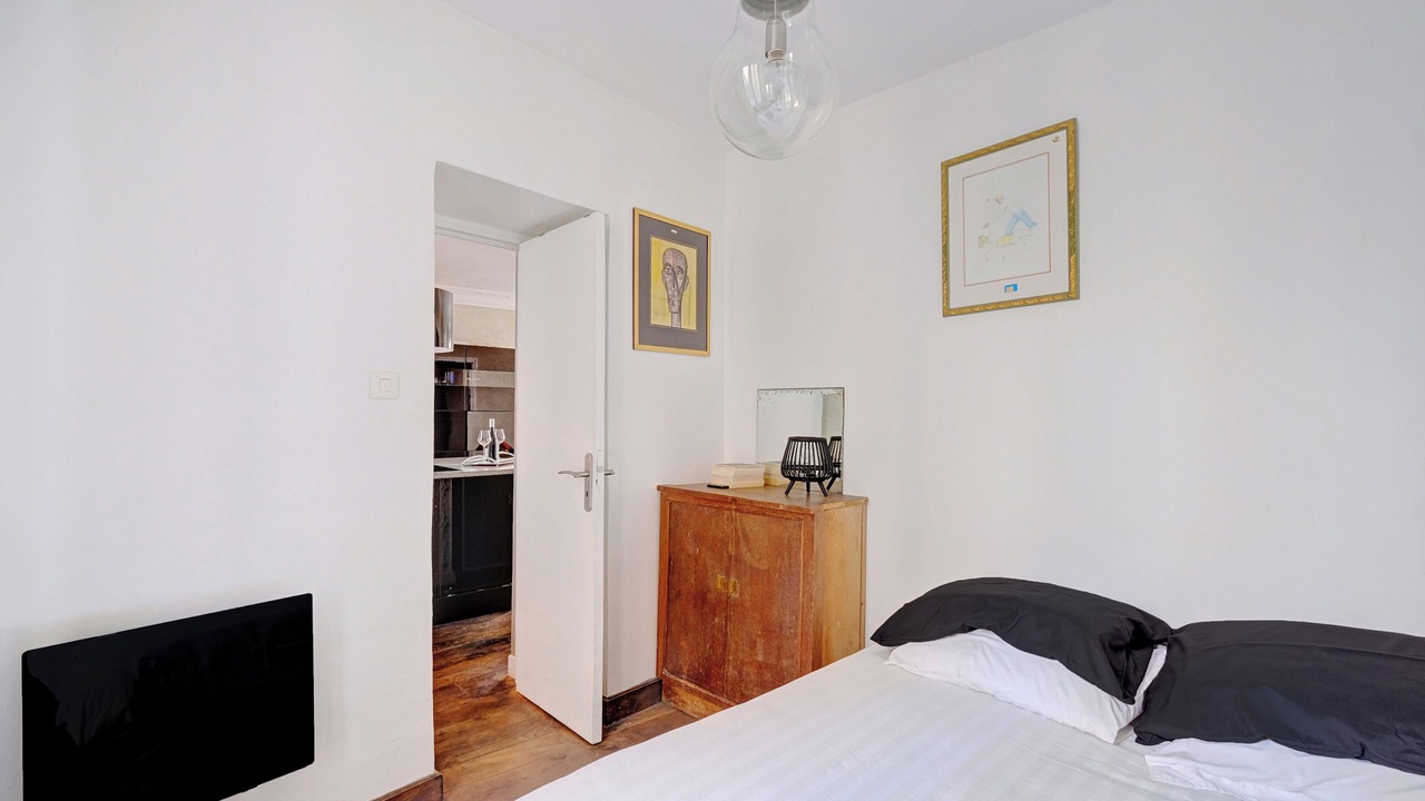 Photo of Bedroom in 9th Arrondissement