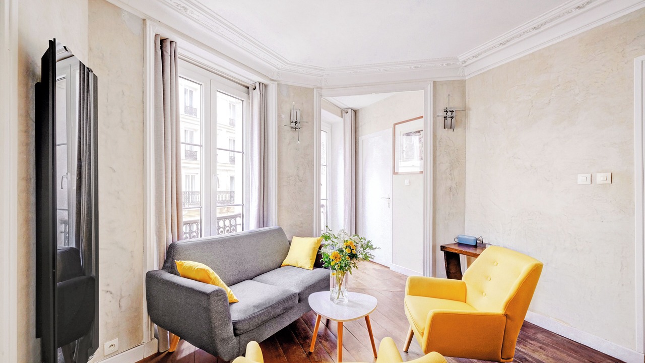 Photo of Livingroom in 9th Arrondissement