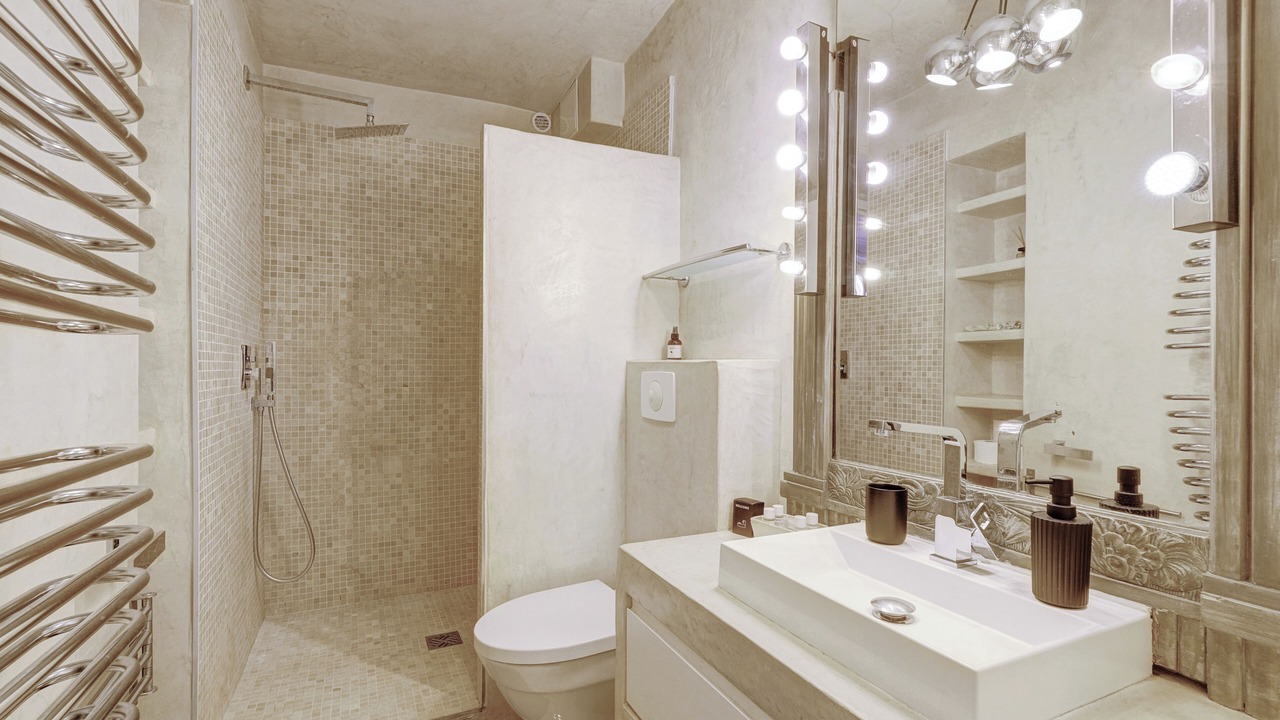 Photo of Bathroom in 9th Arrondissement