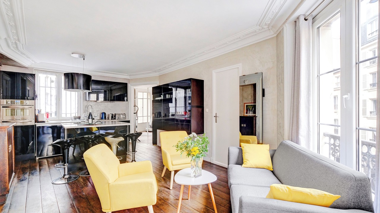 Photo of Livingroom in 9th Arrondissement
