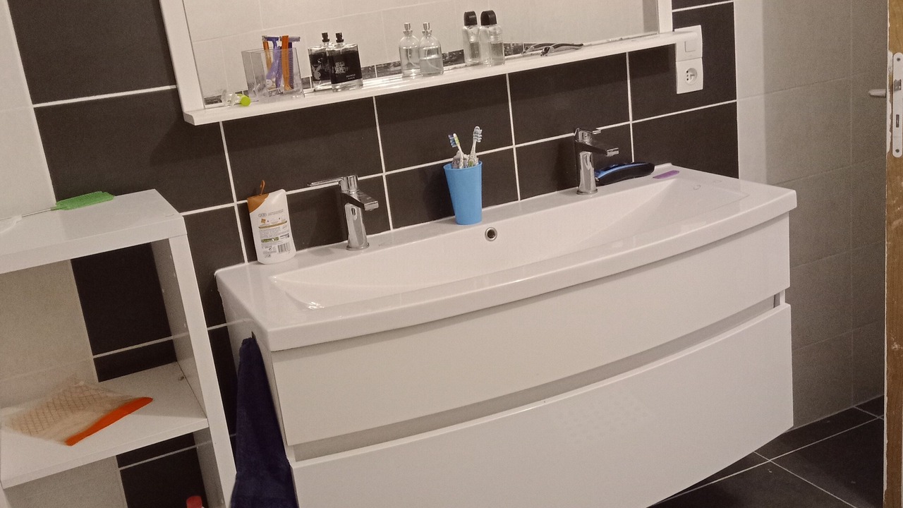 Photo of Bathroom in Saint-Thegonnec Loc-Eguiner