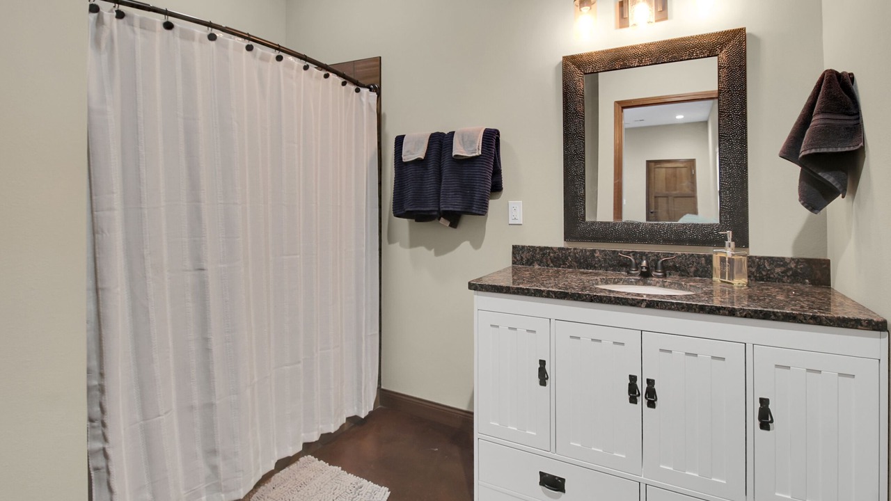 Photo of Bathroom in Sycamore