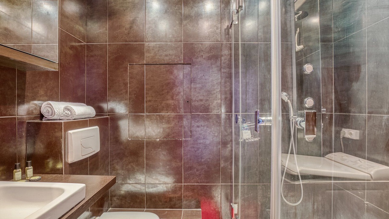 Photo of Bathroom in 13th Arrondissement