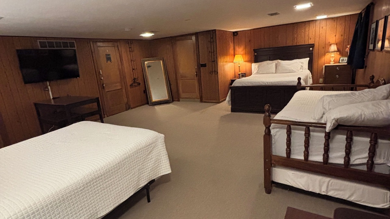 Photo of Bedroom in Beattyville