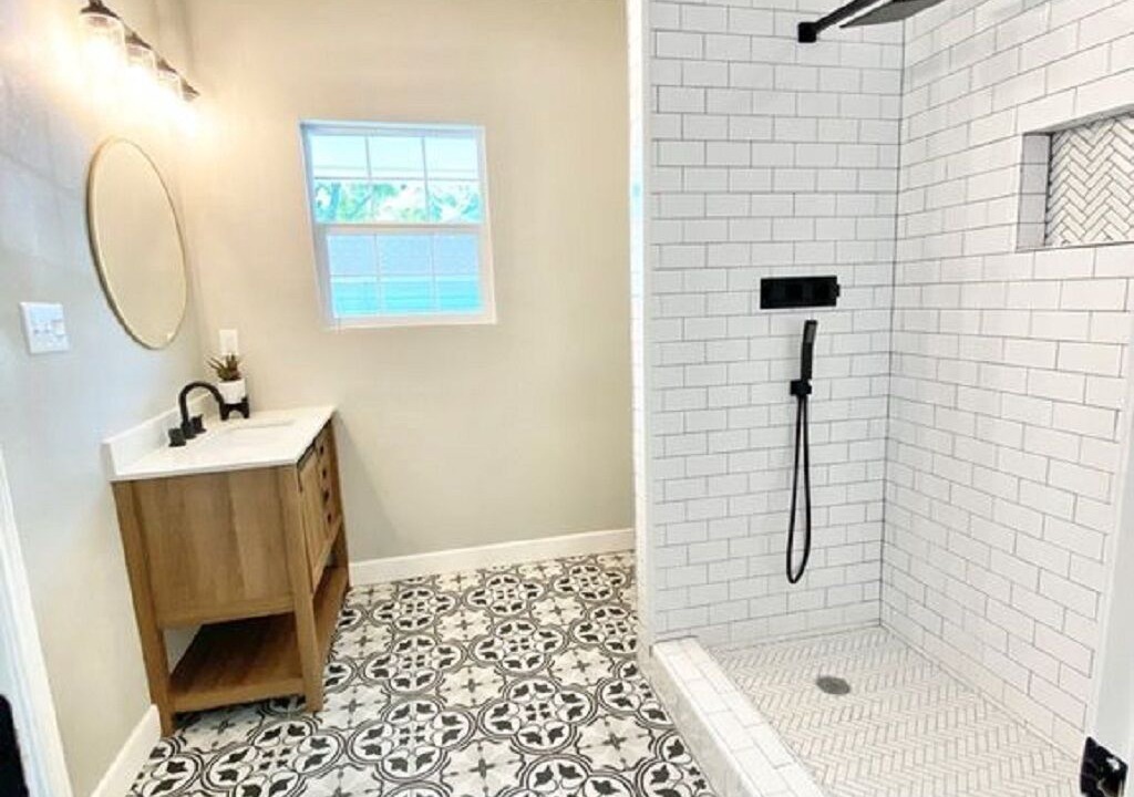 Photo of Bathroom in Groves