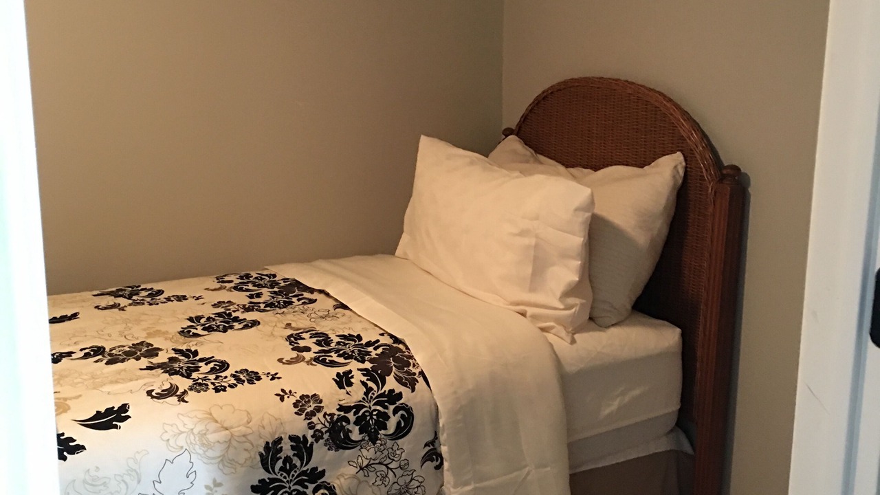 Photo of Bedroom in Groves