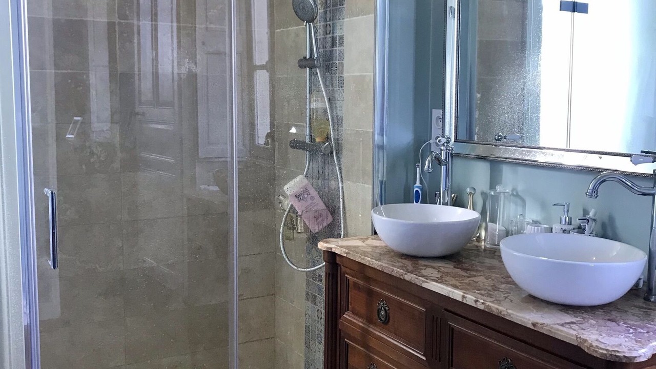 Photo of Bathroom in Montreuil-Juigne