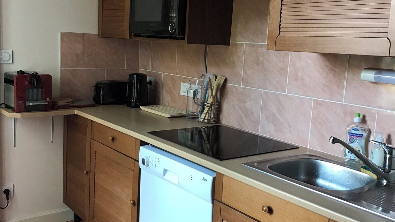 Photo of Kitchen in Montreuil-Juigne