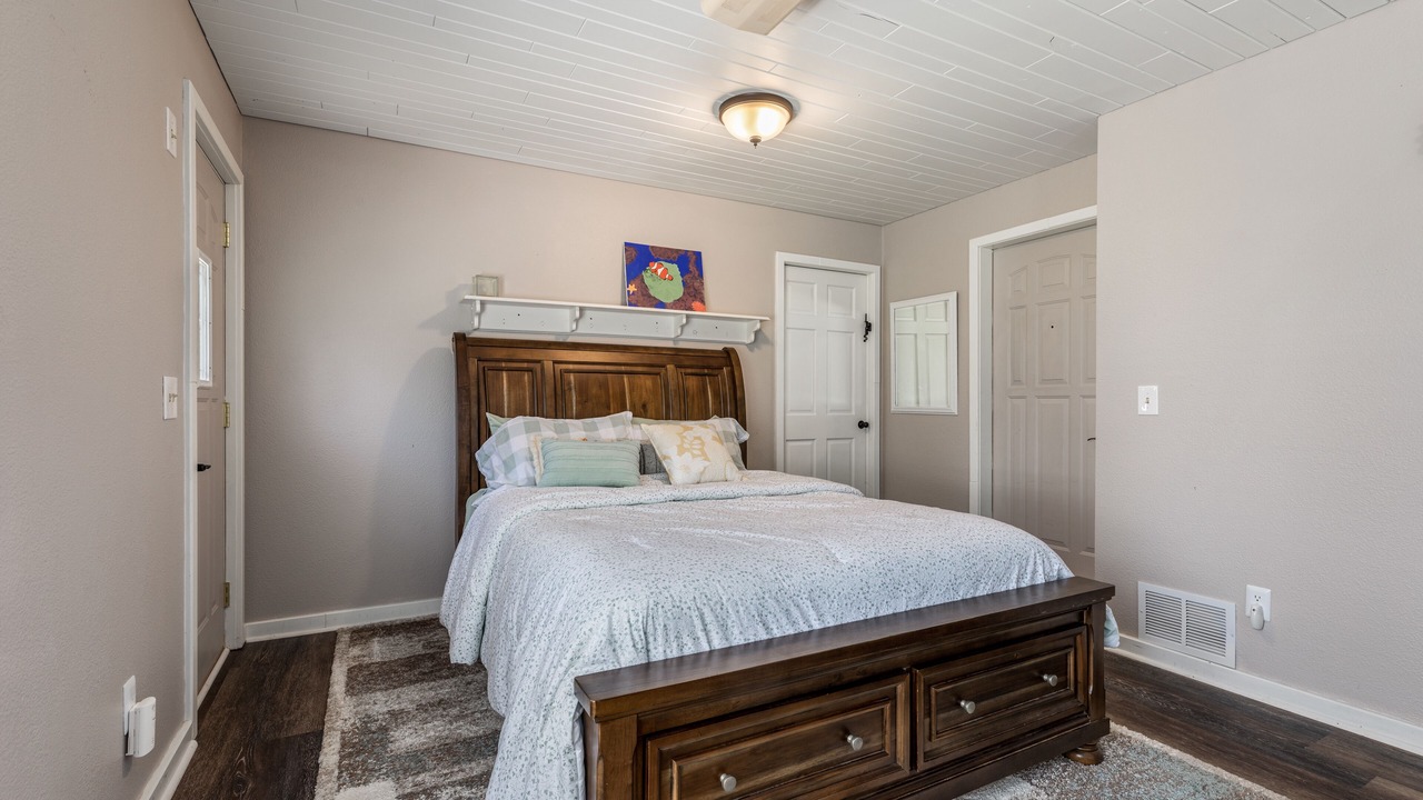 Photo of Bedroom in Brainerd