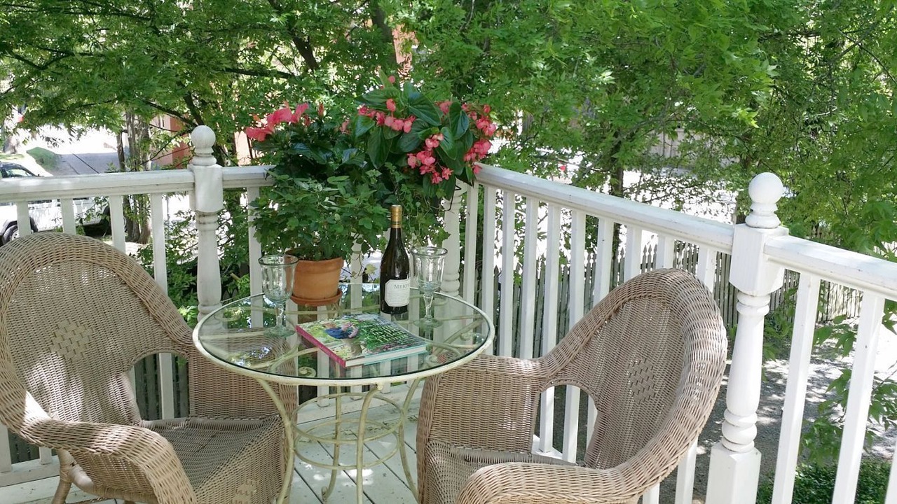 Photo of Patio Balcony in East of Broadway