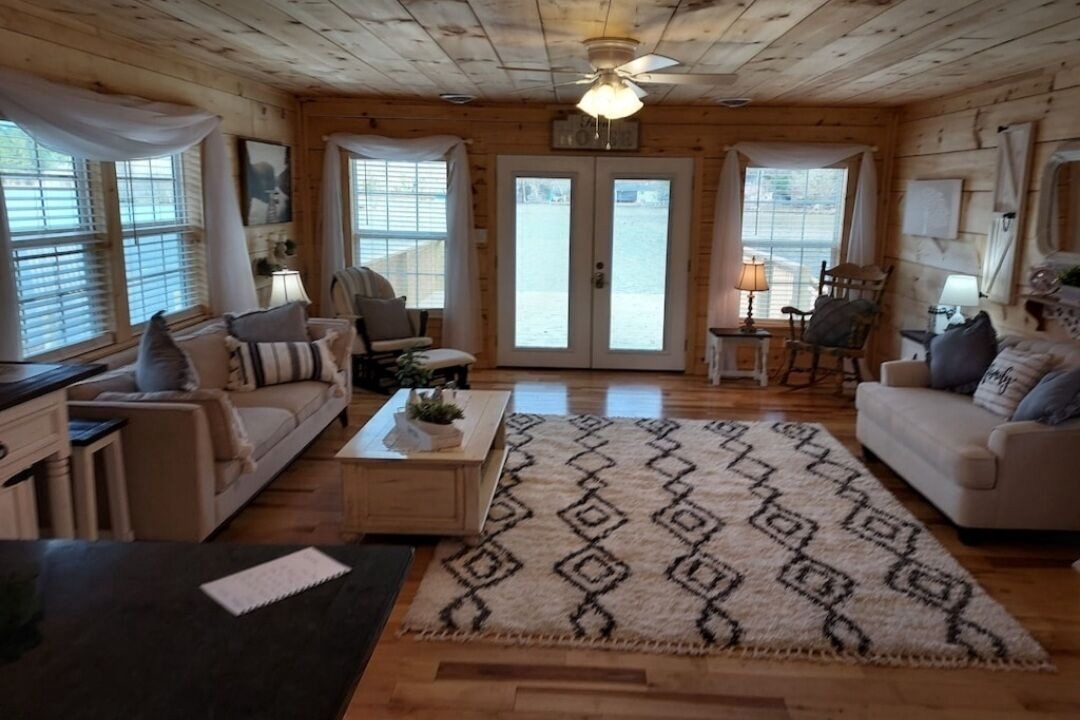 Photo of Livingroom in Tunnel Hill