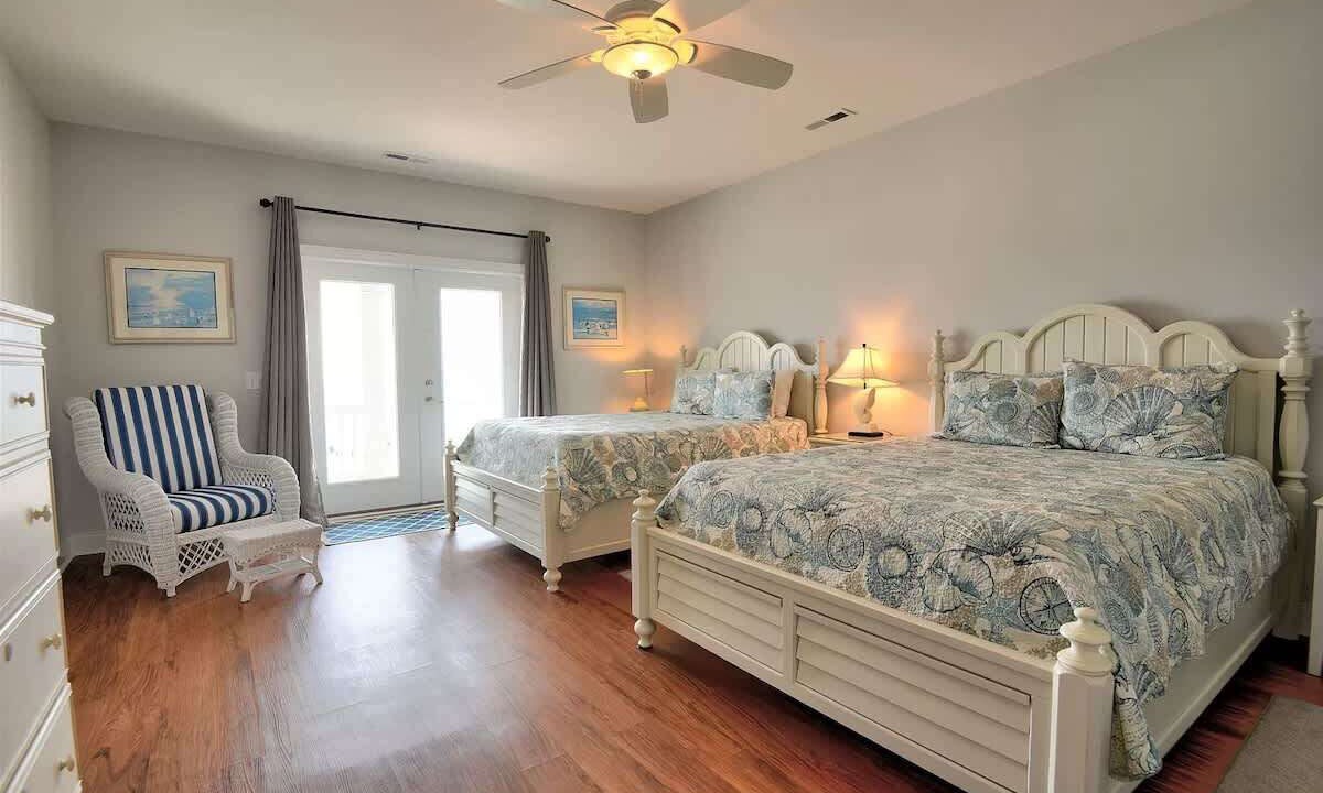 Photo of Bedroom in Cherry Grove Beach