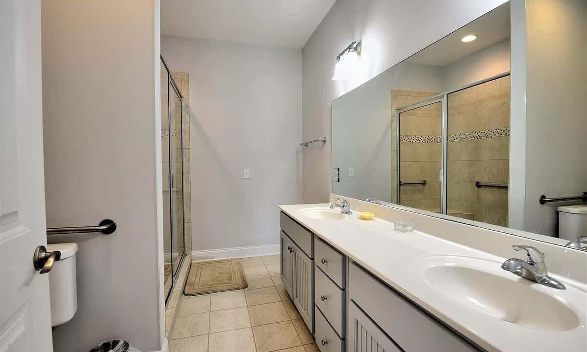Photo of Bathroom in Cherry Grove Beach