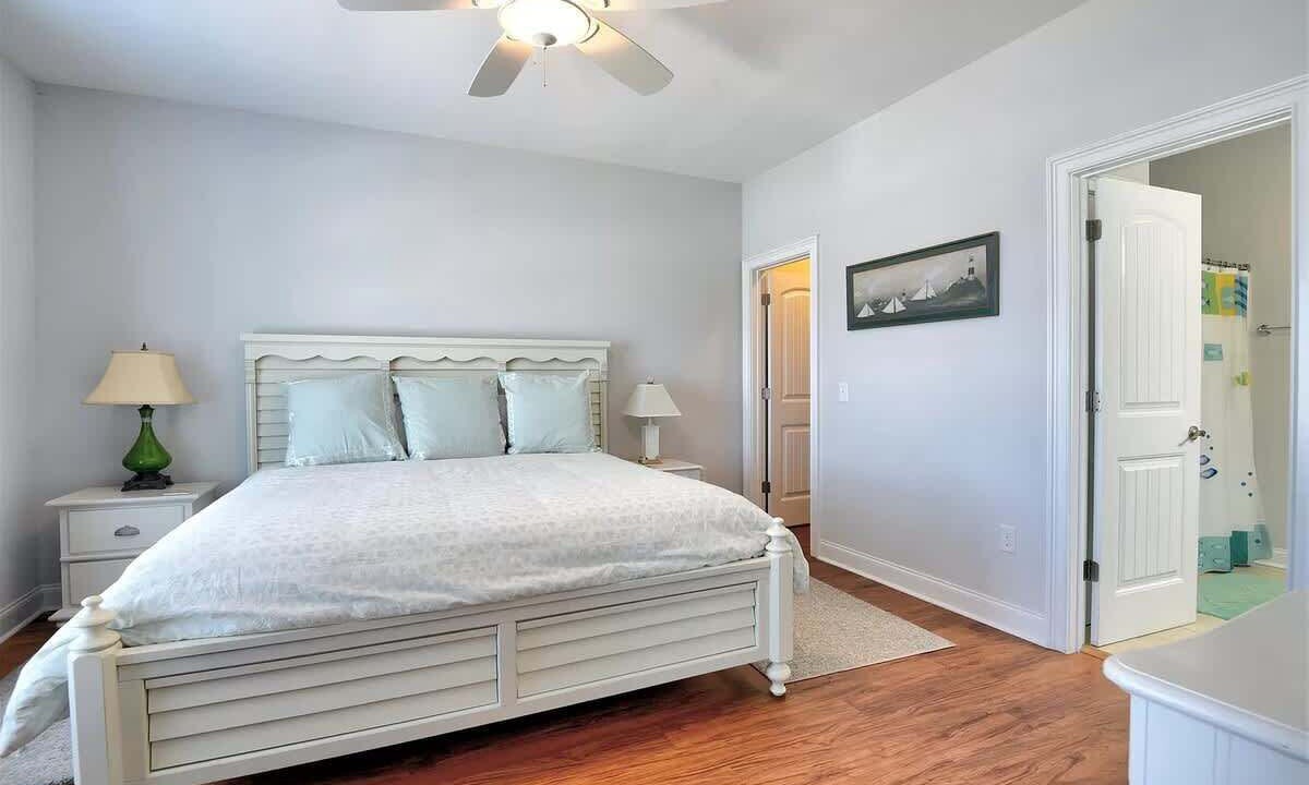 Photo of Bedroom in Cherry Grove Beach
