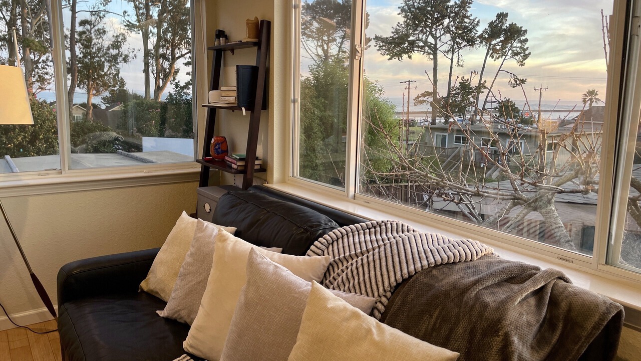 Photo of Livingroom in El Granada