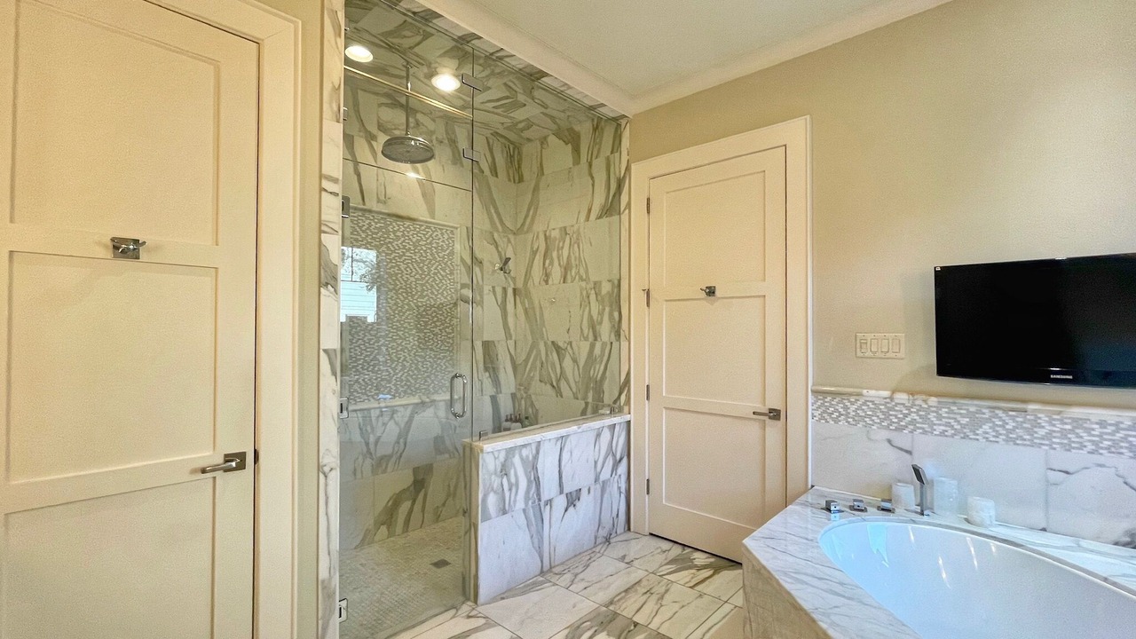 Photo of Bathroom in Oakwood