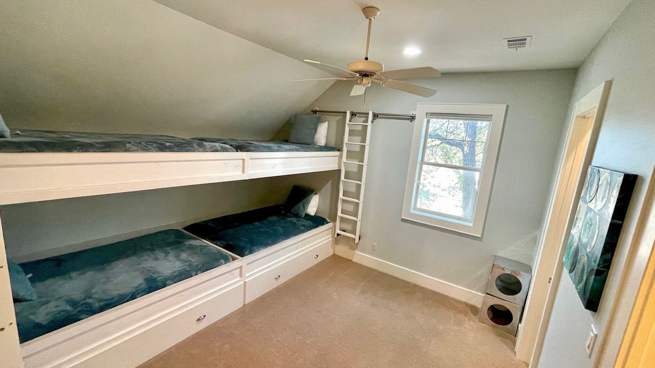 Photo of Bedroom in Oakwood