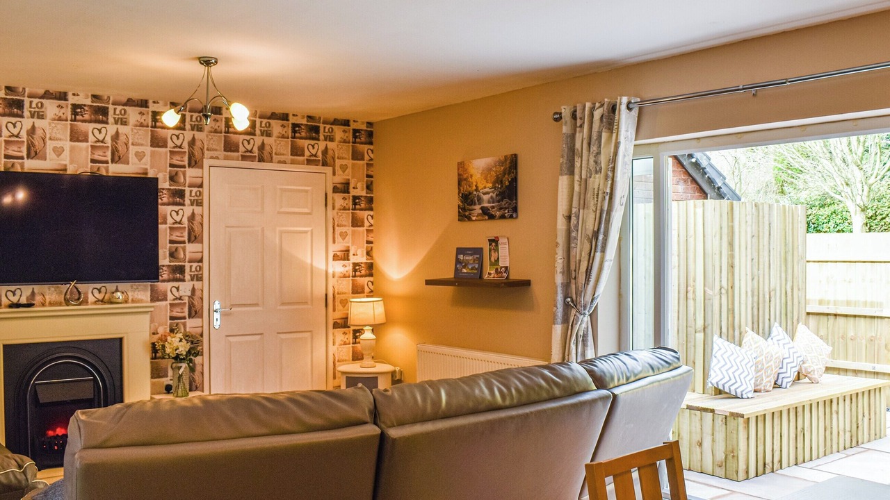 Photo of Others in Lixwm