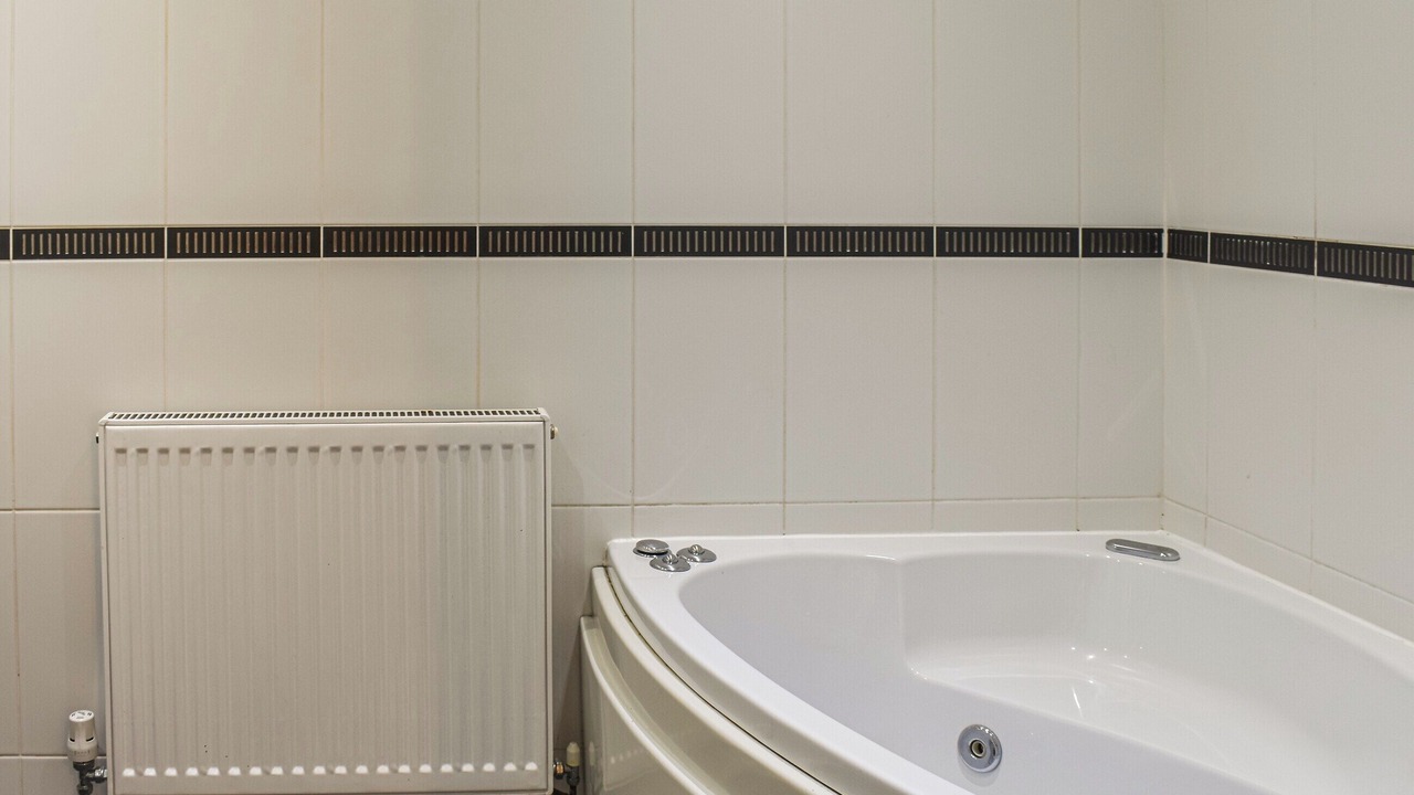 Photo of Bathroom in Lixwm