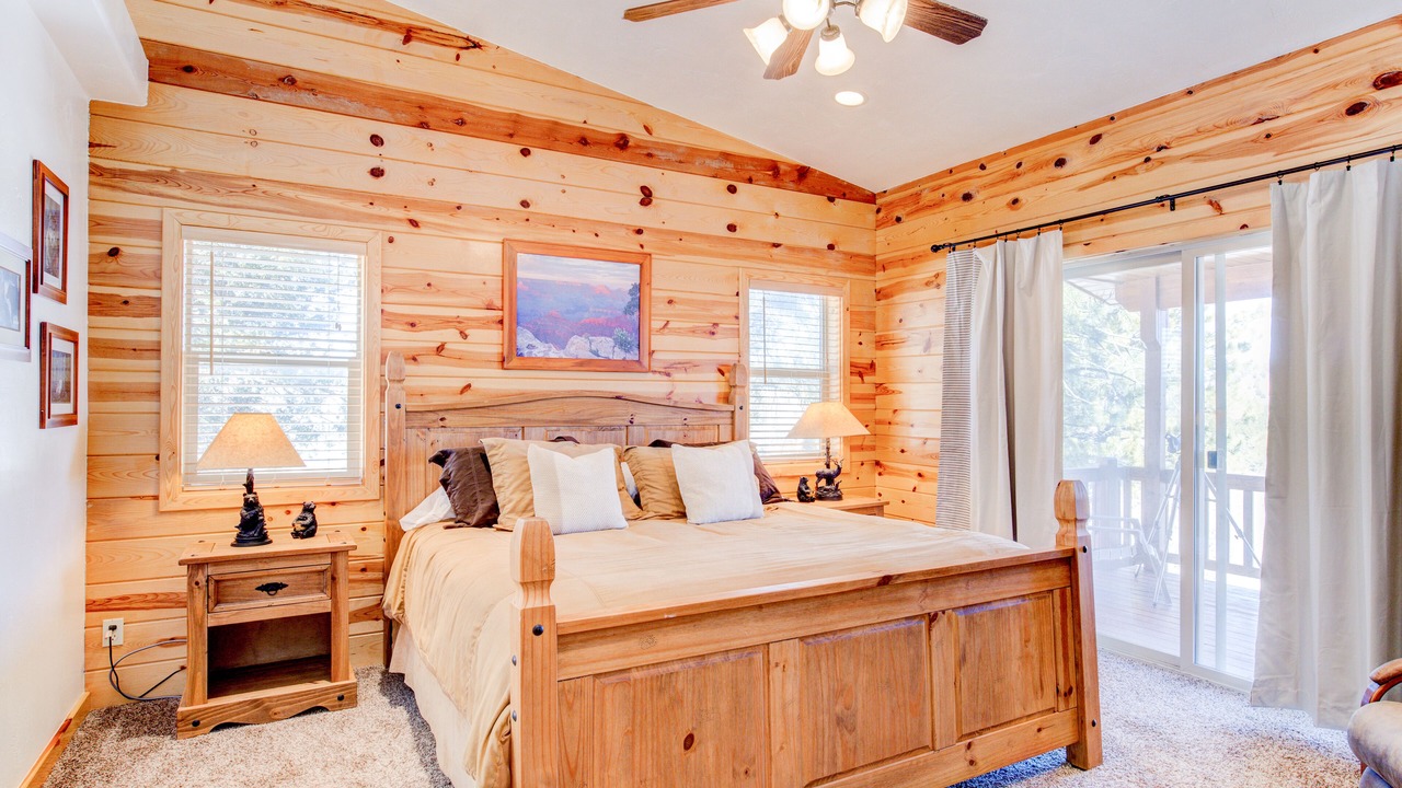 Photo of Livingroom in Mammoth Creek