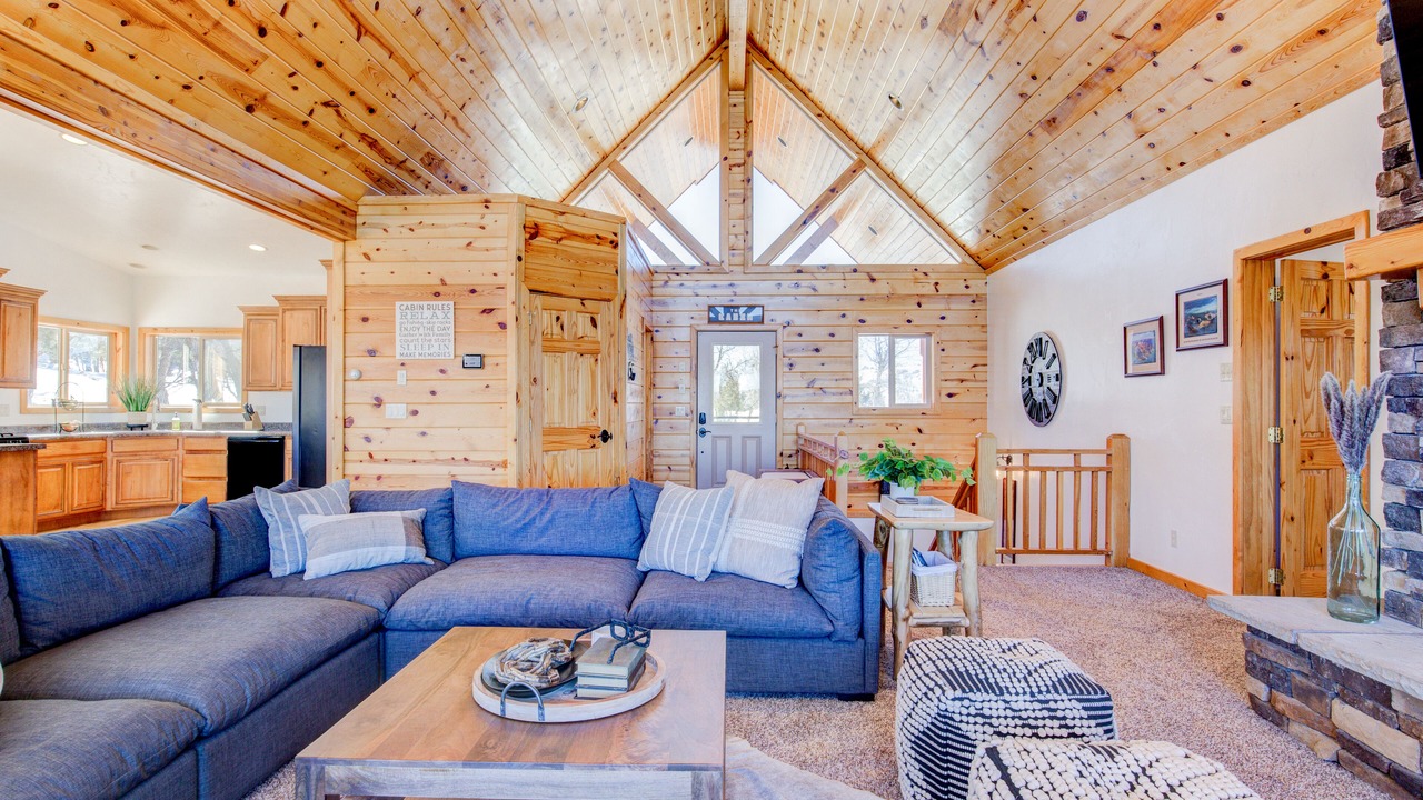 Photo of Bedroom in Mammoth Creek