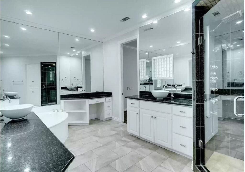 Photo of Bathroom in Grapevine