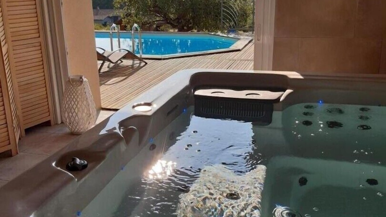 Photo of Outdoor in Emeringes