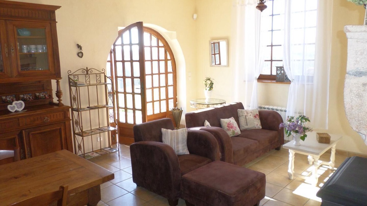 Photo of Livingroom in Emeringes