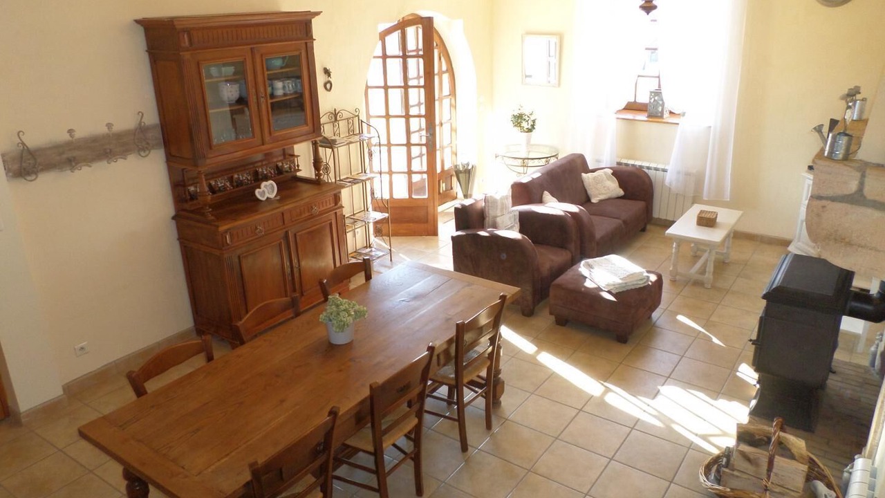 Photo of Livingroom in Emeringes