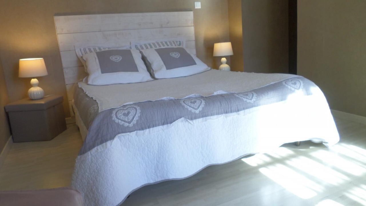 Photo of Bedroom in Emeringes