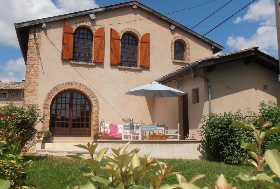 Photo of Outdoor in Emeringes