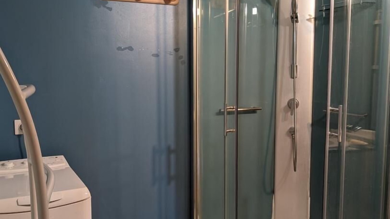 Photo of Bathroom in Ronno