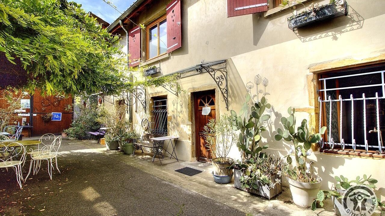 Photo of Outdoor in Vaulx En Velin Village