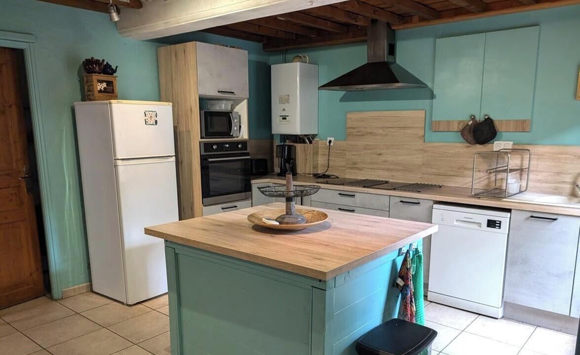 Photo of Kitchen in Vaulx En Velin Village