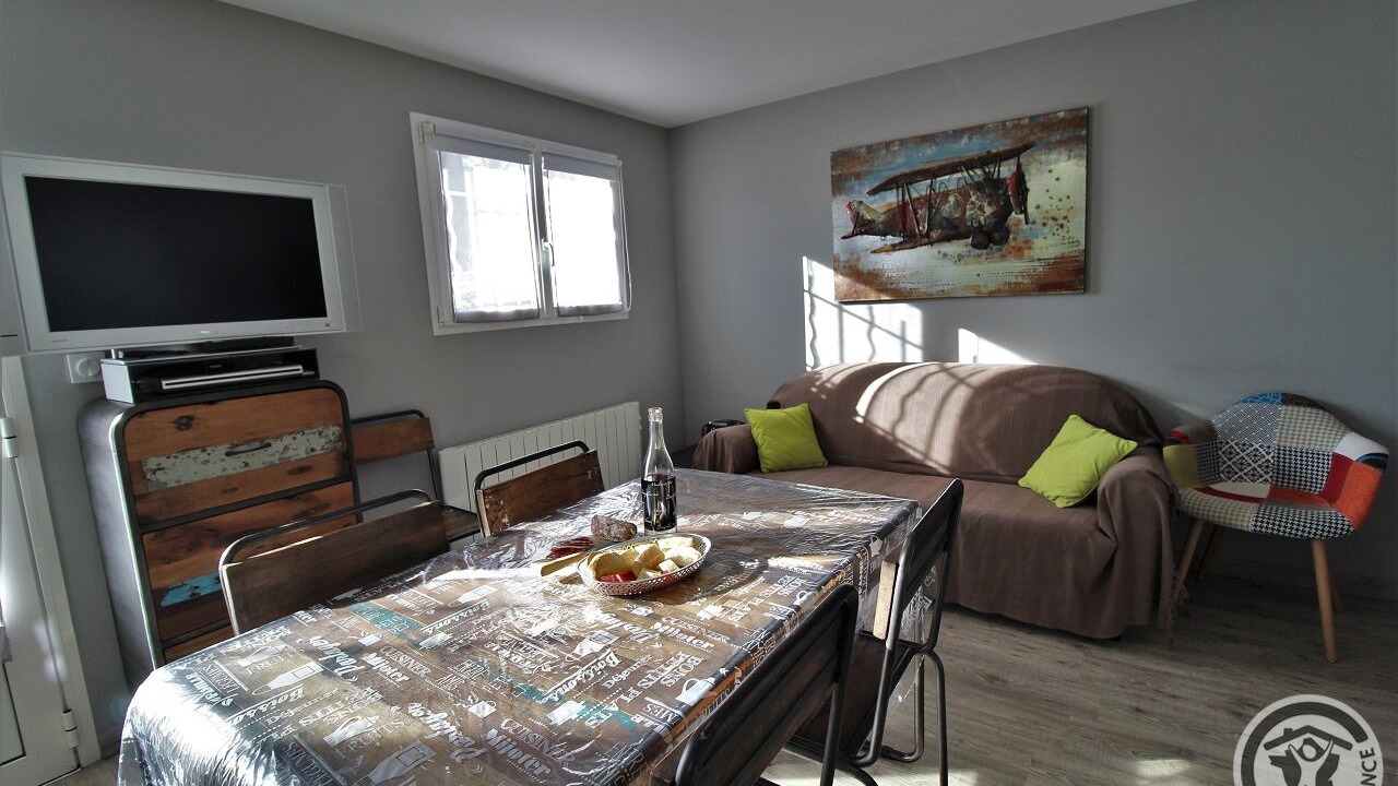 Photo of Livingroom in Saint-Andeol-le-Chateau