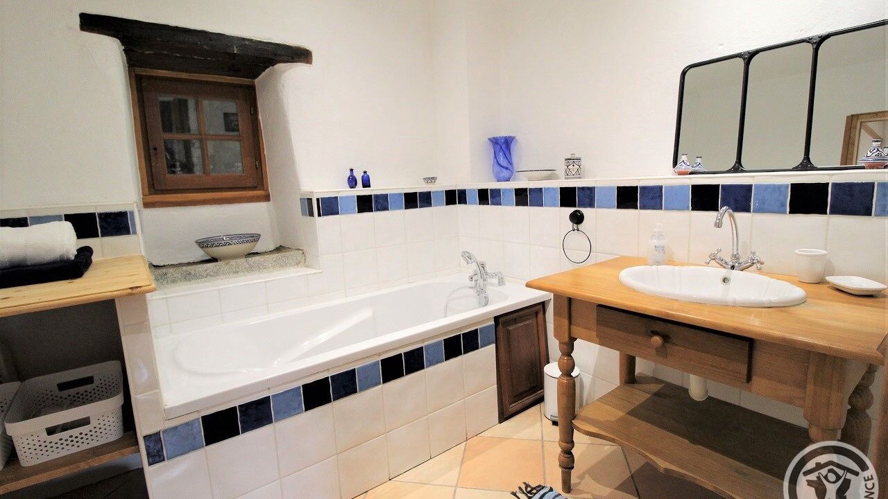 Photo of Bathroom in Chambost-Longessaigne