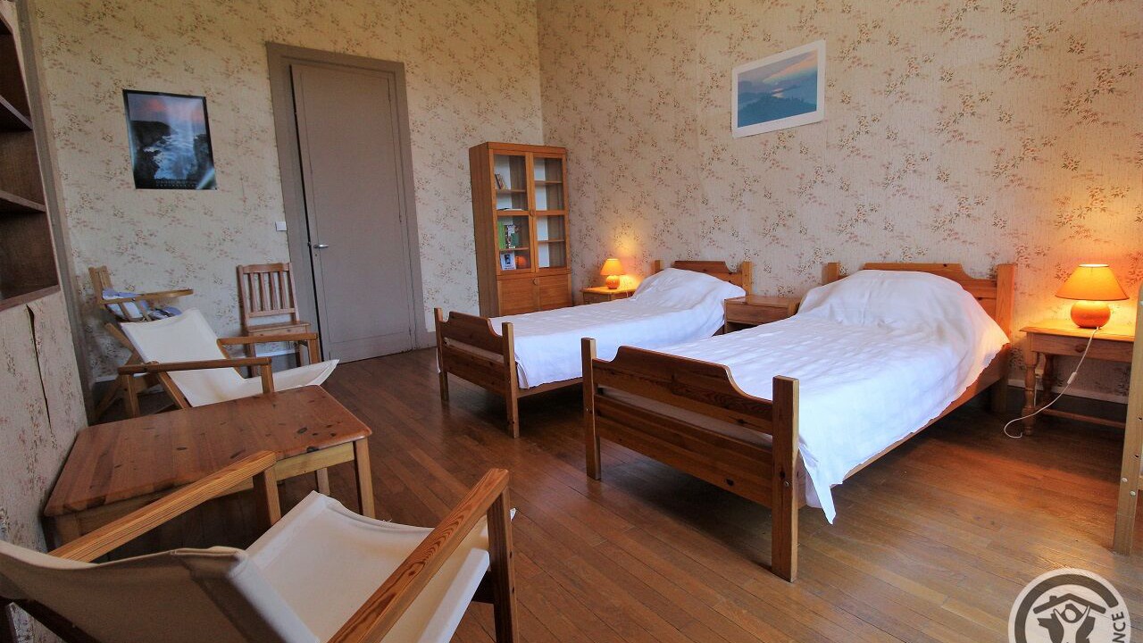 Photo of Bedroom in Emeringes