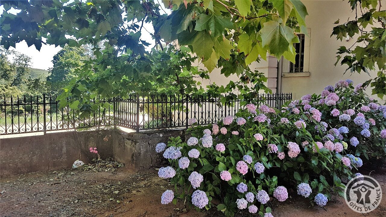 Photo of Outdoor in Emeringes