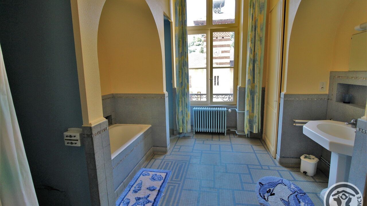Photo of Bathroom in Emeringes
